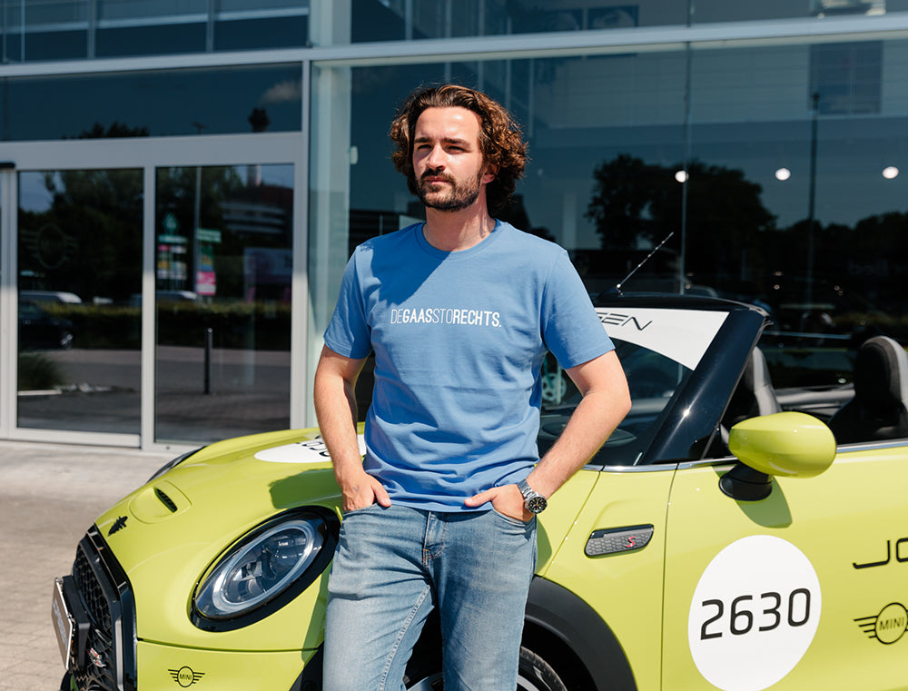 Blauwe T-shirt met opdruk DEGAASSTORECHTS.