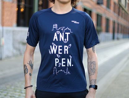 Man met een blauwe loopshirt.