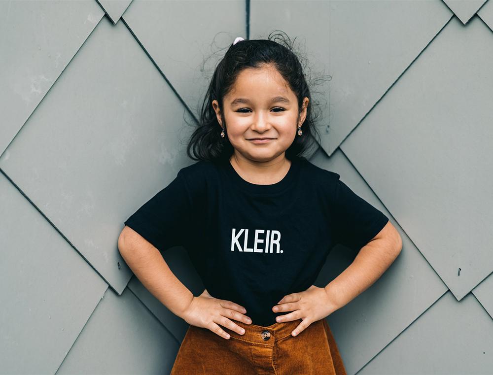 Zwarte T-shirt met opdruk KLEIR.