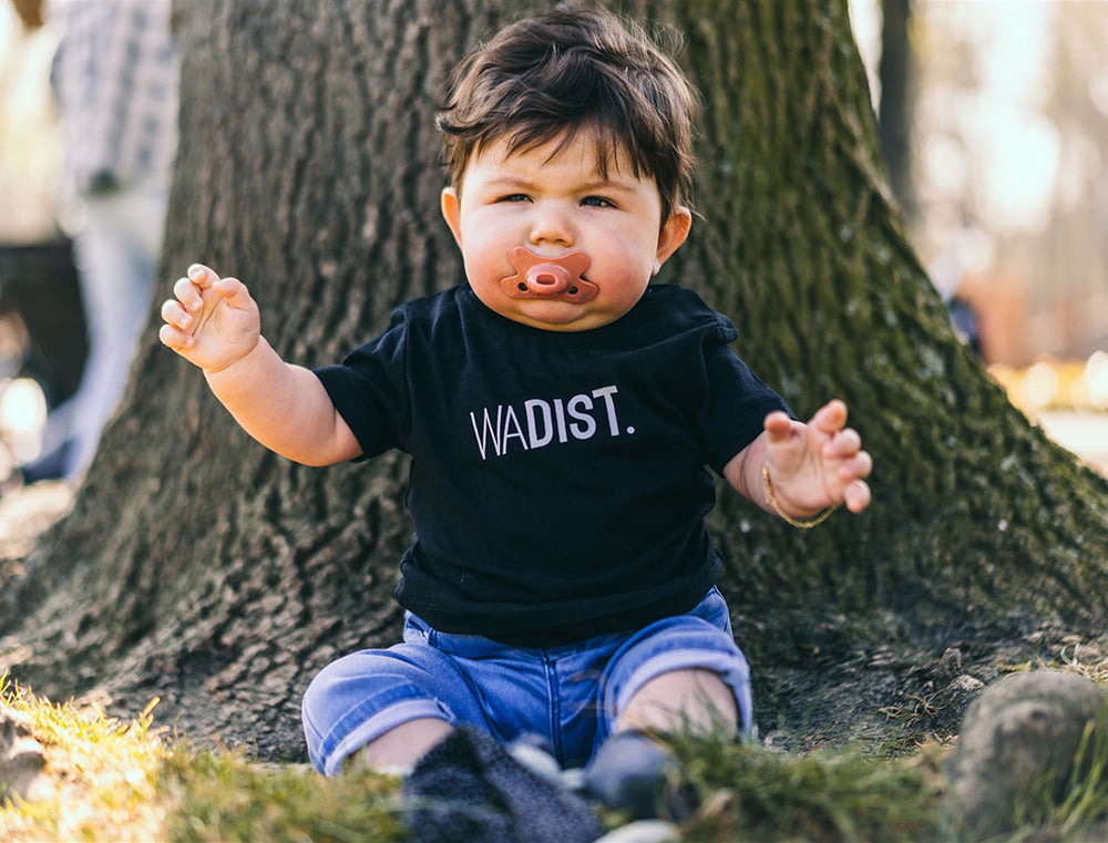 Zwarte baby T-shirt met opdruk WADIST.