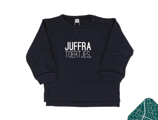 Blauwe trui met opdruk JUFFRA TOERTJES.