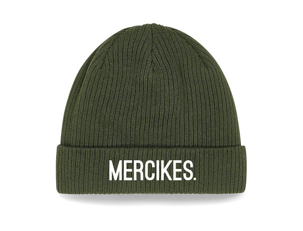 Groene muts met opdruk MERCIKES.