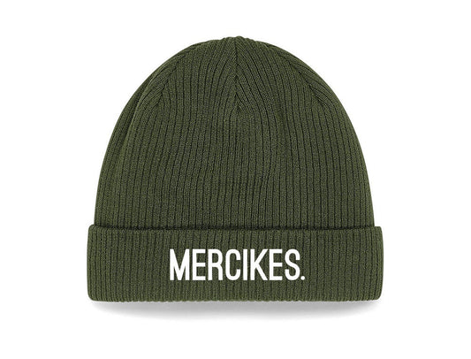 Groene muts met opdruk MERCIKES.