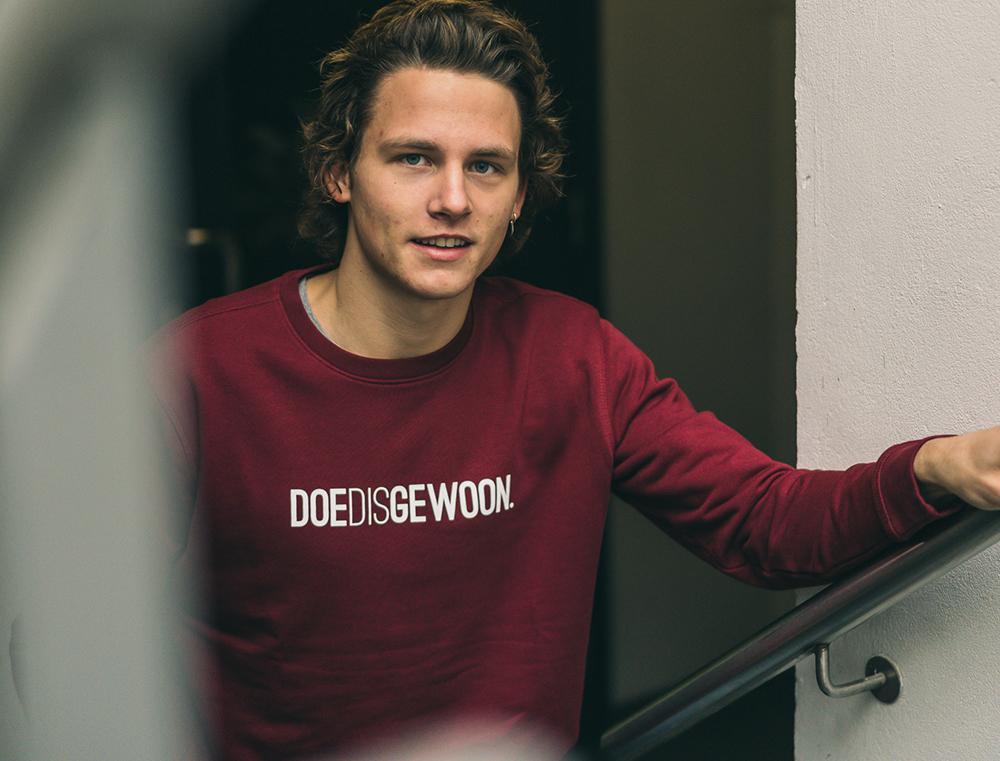 DOEDISGEWOON. trui bordeaux unisex