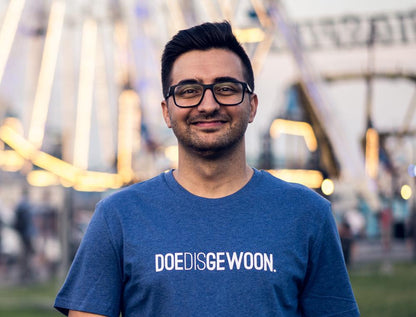 T-shirt DOEDISGEWOON. Indigo Unisex Mannen