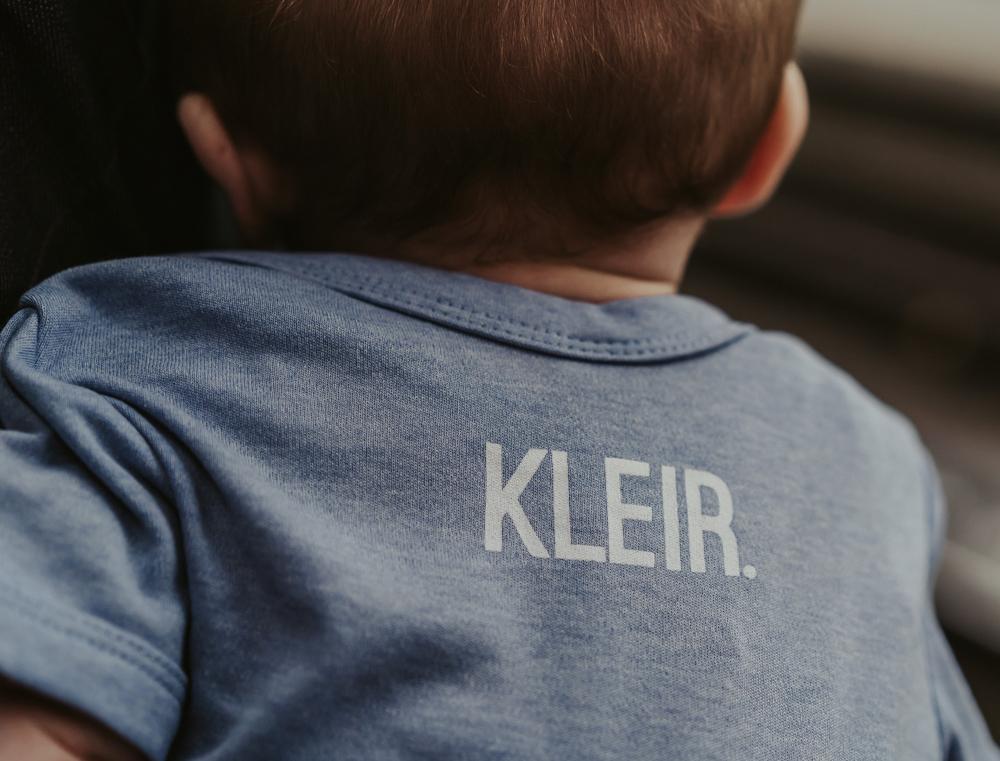 FRANKENTEUT. lichtblauw rompertje baby's kruippakje