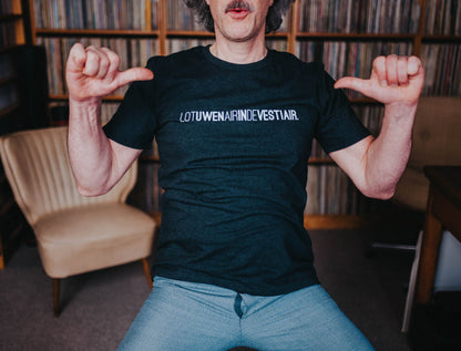Grijze T-shirt met opdruk LOTUWENAIRINDEVESTIAIR.